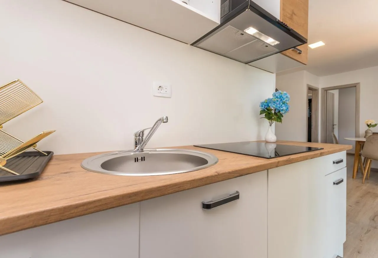 Villa Mobile House Mm Biograd Na Moru